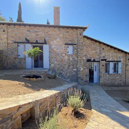 Laas Daskios, Stone Country House, Anania