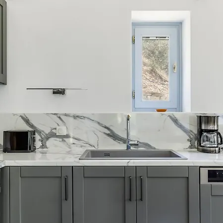 Laas Daskios, Stone Country House, Anania Villa *