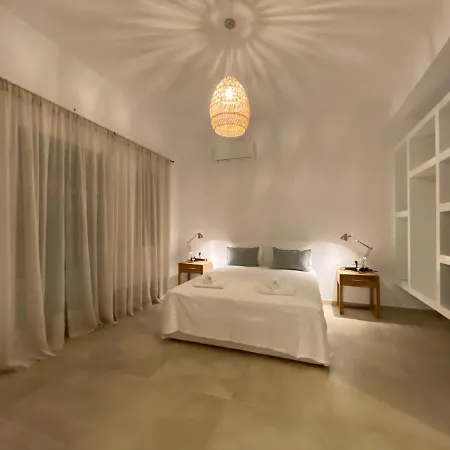 Laas Daskios, Stone Country House, Anania