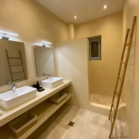 Laas Daskios, Stone Country House, Anania Villa *