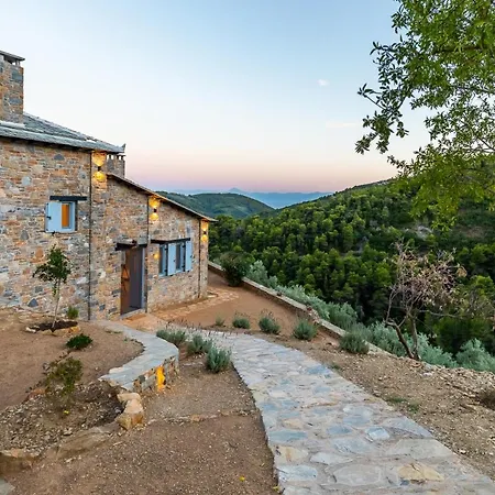 Laas Daskios, Stone Country House, Anania *