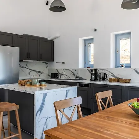 Villa Laas Daskios, Stone Country House, Anania