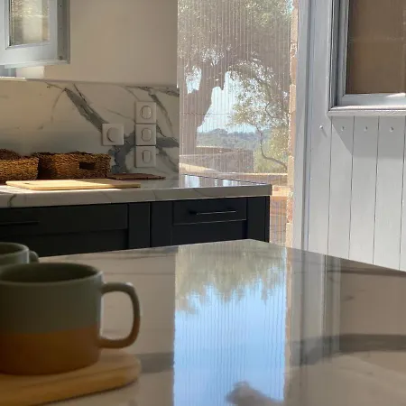 Laas Daskios, Stone Country House, Anania *