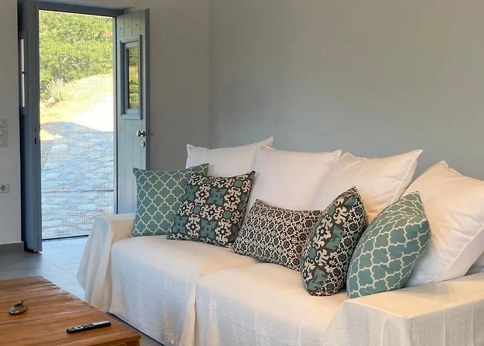 Vila Laas Daskios, Stone Country House, Anania