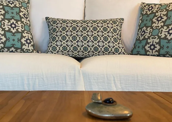 ヴィラ Laas Daskios, Stone Country House, Anania