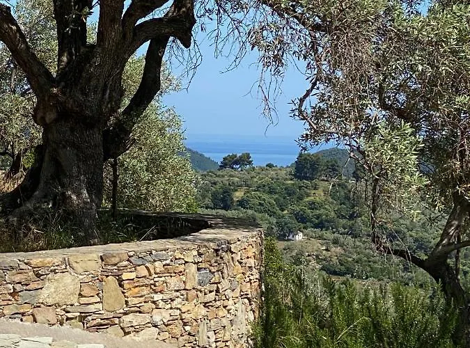 Laas Daskios, Stone Country House, Anania *