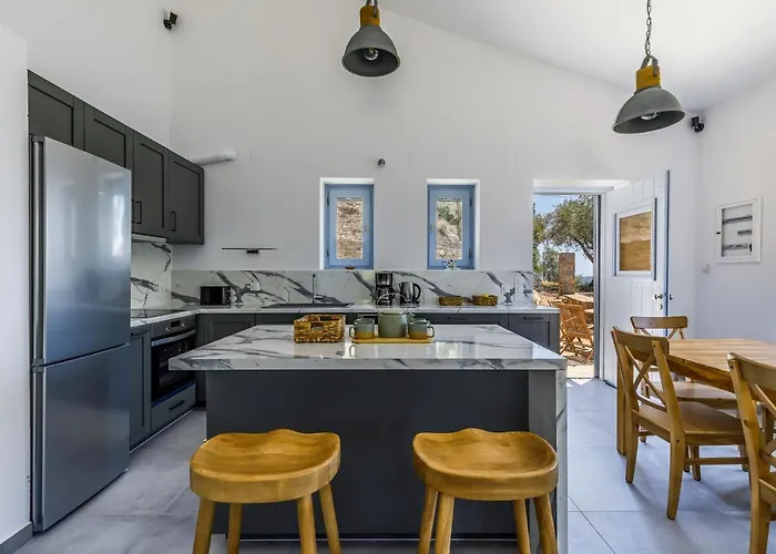 Vila Laas Daskios, Stone Country House, Anania