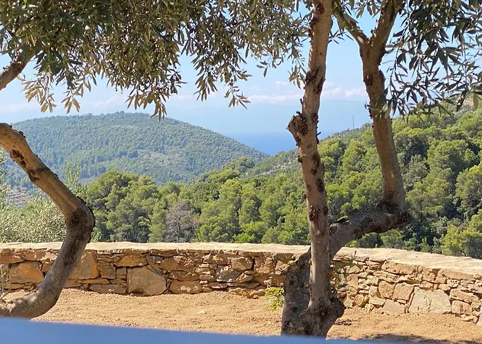 Laas Daskios, Stone Country House, Anania Vila *