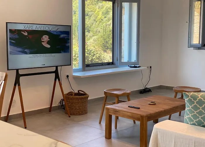 Laas Daskios, Stone Country House, Anania Vila