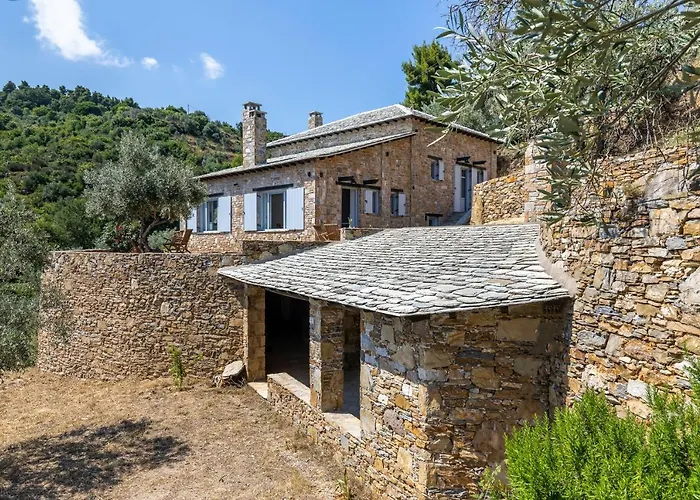 Laas Daskios, Stone Country House, Anania