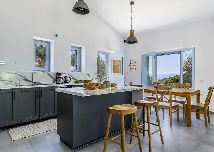 Laas Daskios, Stone Country House, Anania Vila *