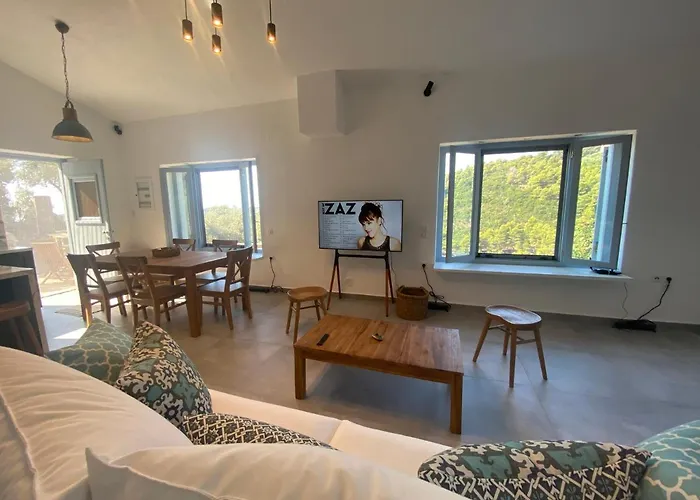 ヴィラ Laas Daskios, Stone Country House, Anania *