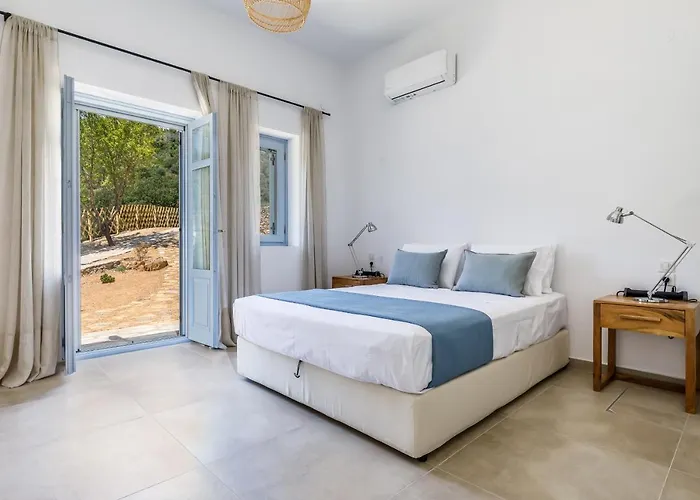 Vila Laas Daskios, Stone Country House, Anania