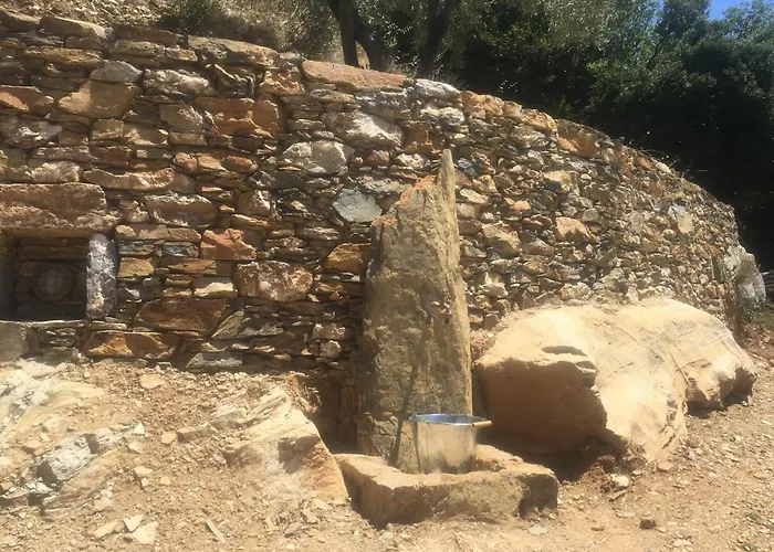 ヴィラ Laas Daskios, Stone Country House, Anania *