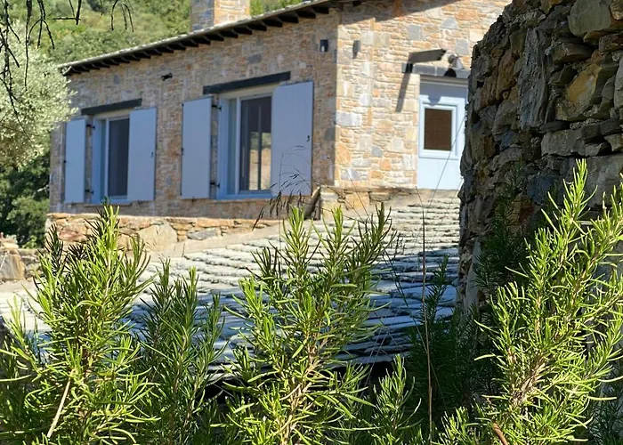 Laas Daskios, Stone Country House, Anania *